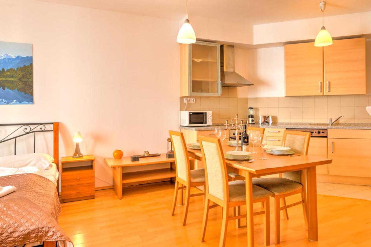 Central Downtown Apartments ブダペスト エクステリア 写真